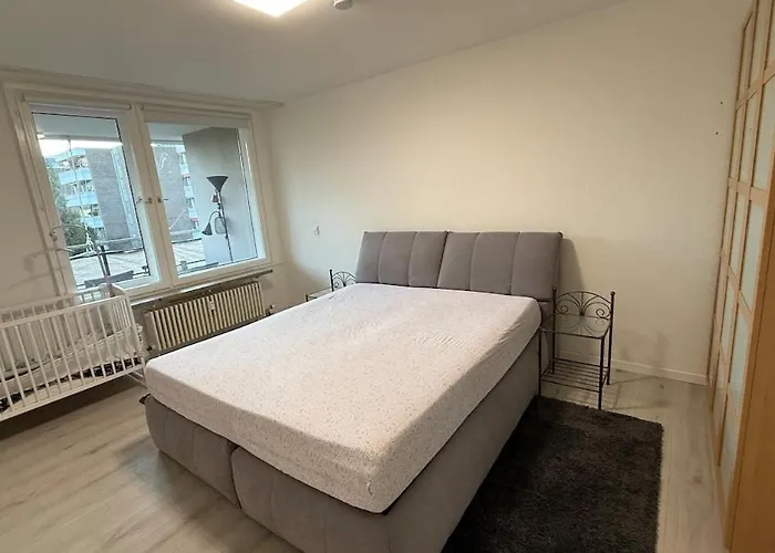 Modern & Cozy With Fireplace & Balcony *