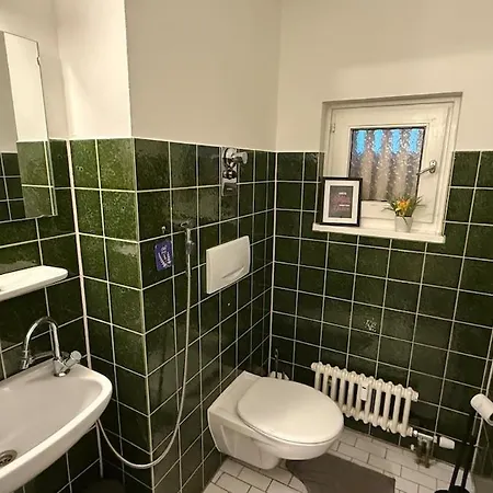 Modern & Cozy With Fireplace & Balcony *