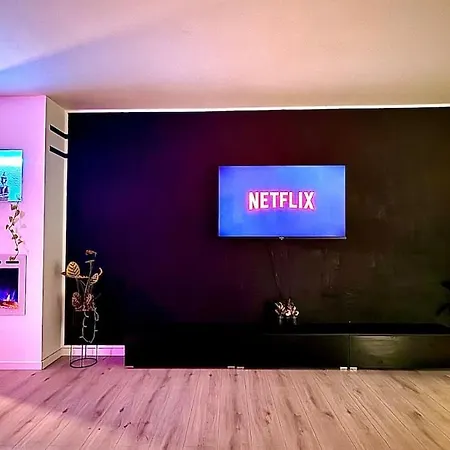 Modern & Cozy With Fireplace & Balcony